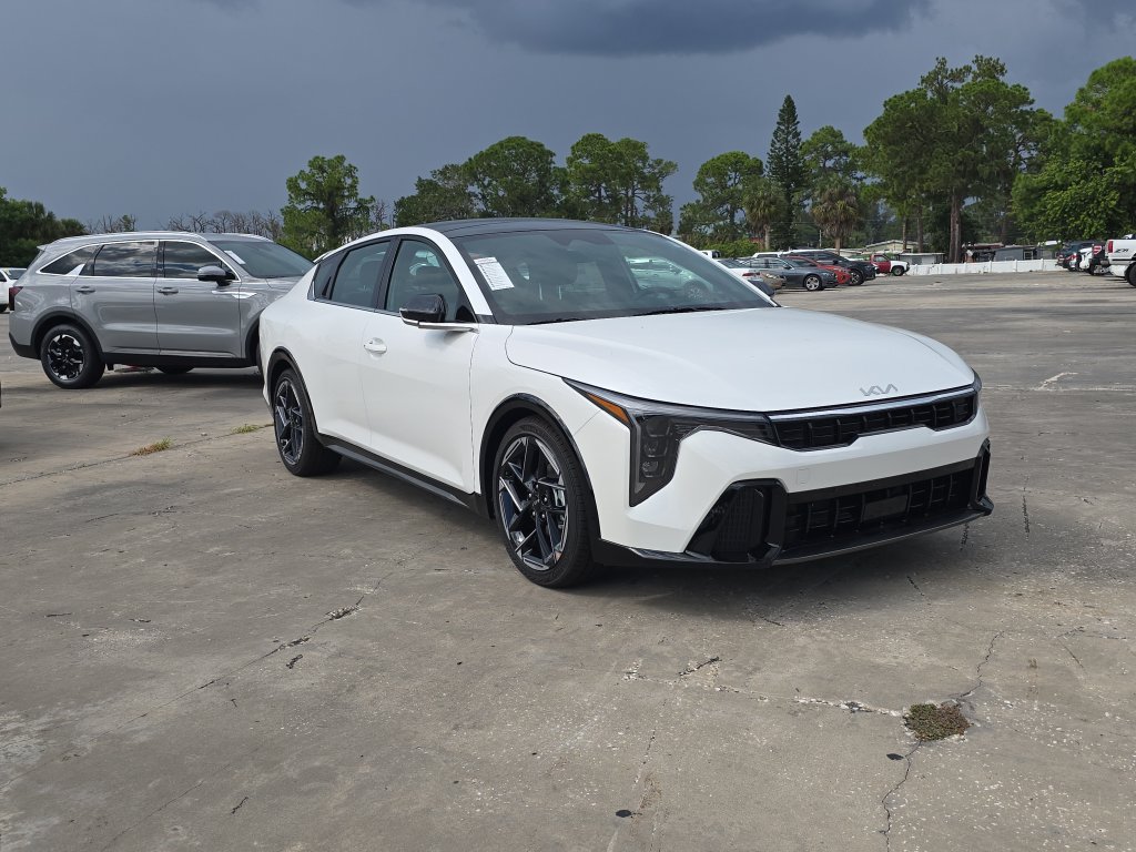 New 2026 Kia K4 GT-Line FWD image 2