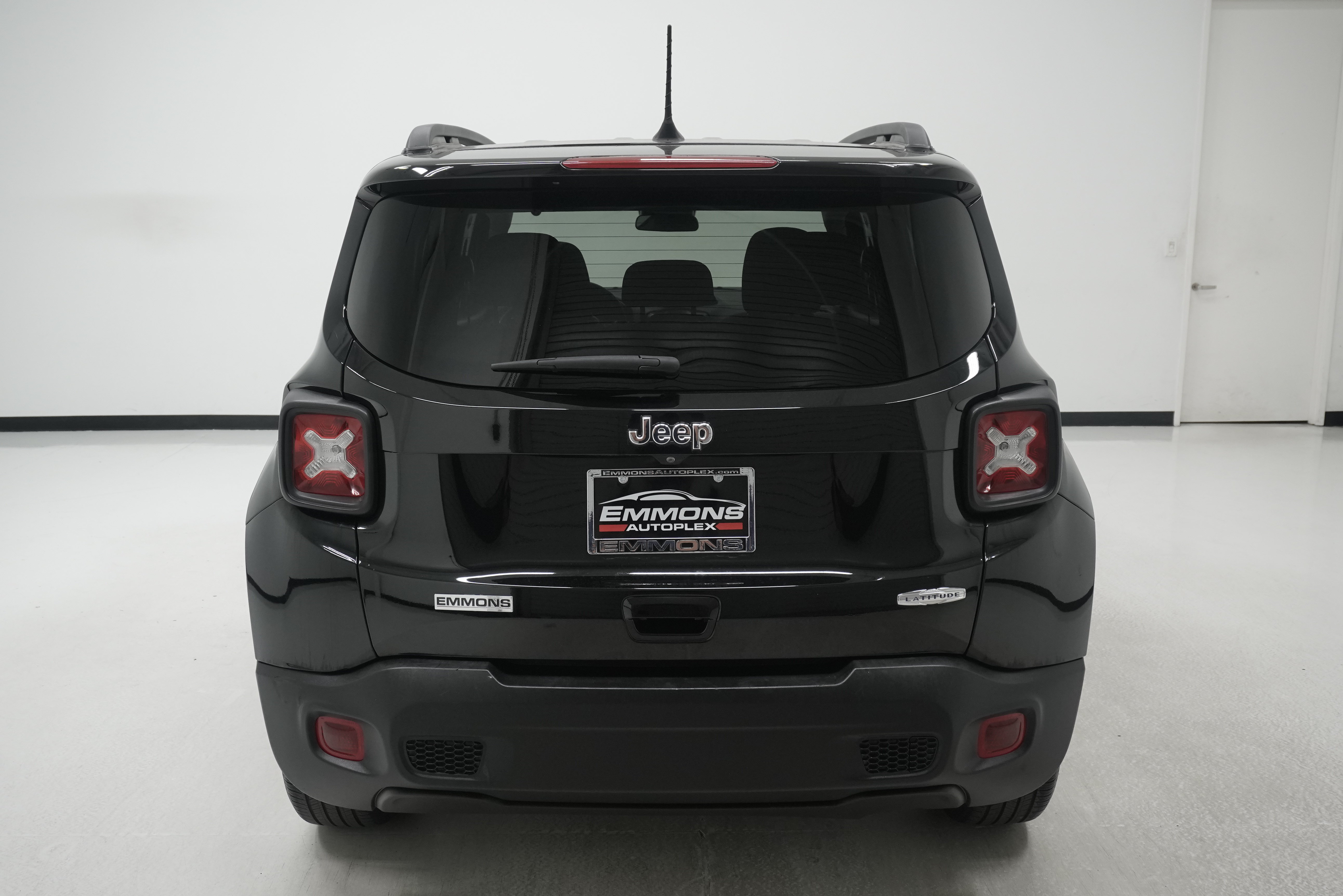 Used 2020 Jeep Renegade Latitude FWD image 5