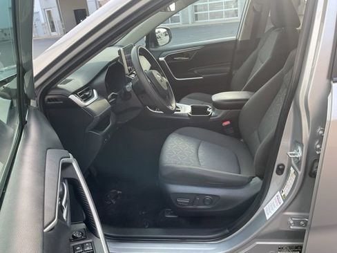 Used 2024 Toyota RAV4 XLE AWD/4WD image 10