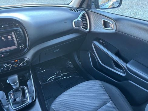 Used 2025 Kia Soul LX w/ LX Technology Package image 31