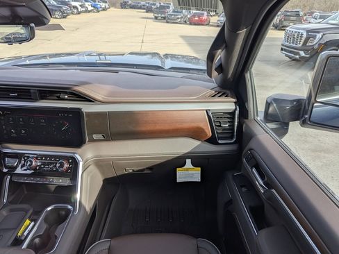 New 2026 GMC Sierra 3500 Denali w/ Denali Reserve Package image 4