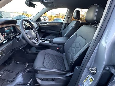 Certified 2024 Volkswagen Atlas SE image 25