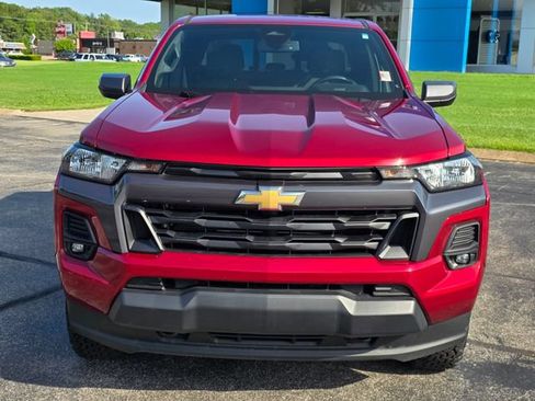 Used 2024 Chevrolet Colorado LT w/ LT Convenience Package II AWD/4WD image 4