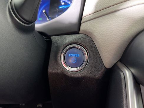 Used 2019 Toyota RAV4 Limited image 27