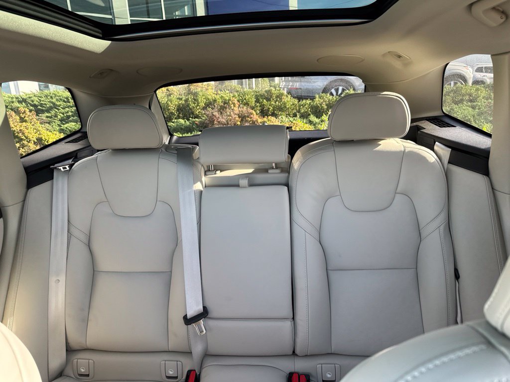 Certified 2026 Volvo XC60 B5 Ultra AWD/4WD image 22