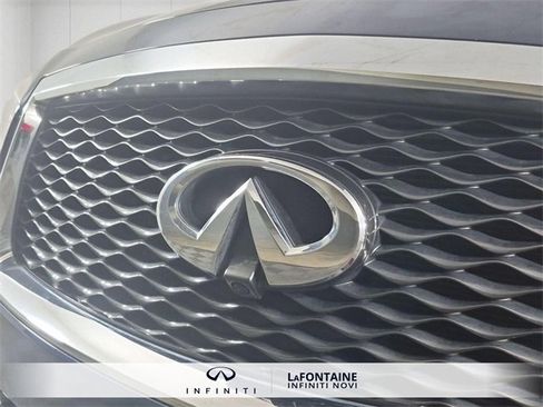 Used 2019 INFINITI QX60 Luxe w/ Essential Package image 9