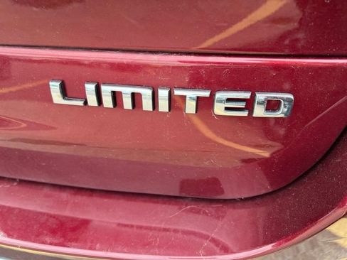 Used 2023 Jeep Grand Cherokee L Limited w/ Luxury Tech Group II AWD/4WD image 7