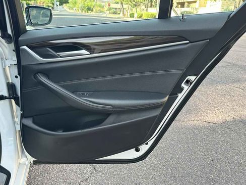 Used 2018 BMW 540i xDrive image 37