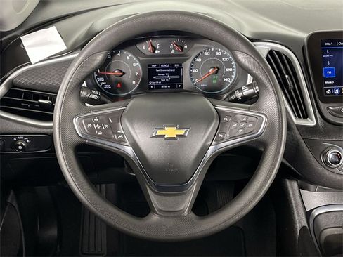 Used 2024 Chevrolet Malibu LT image 14