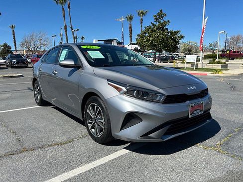 Used 2023 Kia Forte LXS image 1