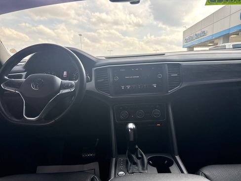 Used 2020 Volkswagen Atlas Cross Sport SE image 14