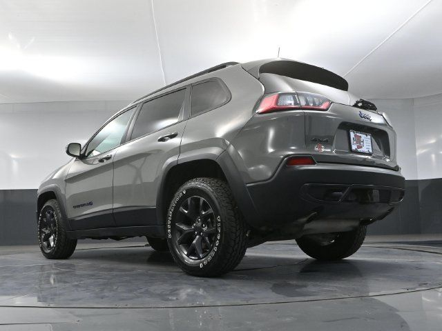 Used 2019 Jeep Cherokee Latitude AWD/4WD image 41
