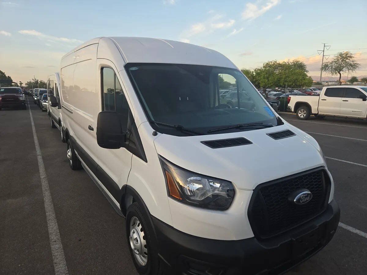 Used 2025 Ford Transit 250 148 Medium Roof Extended AWD w/ Load Area Protection Package image 1