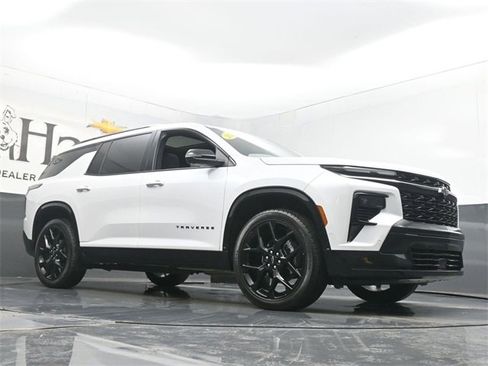 Used 2024 Chevrolet Traverse RS w/ LPO, Floor Liner Package image 2