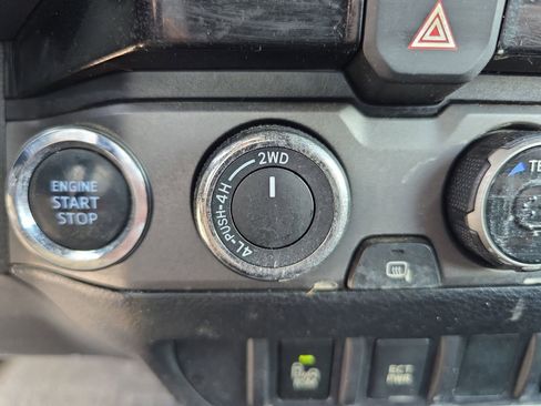 Used 2016 Toyota Tacoma TRD Sport image 20