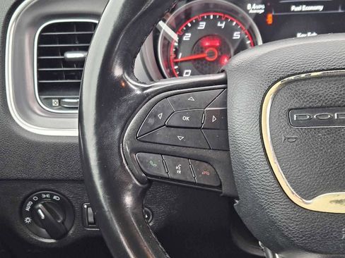 Used 2019 Dodge Charger SXT RWD image 25