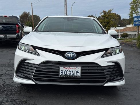 Used 2021 Toyota Camry LE image 5