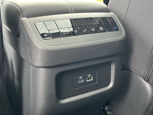 New 2025 Nissan Pathfinder SV w/ SV Premium Package image 17