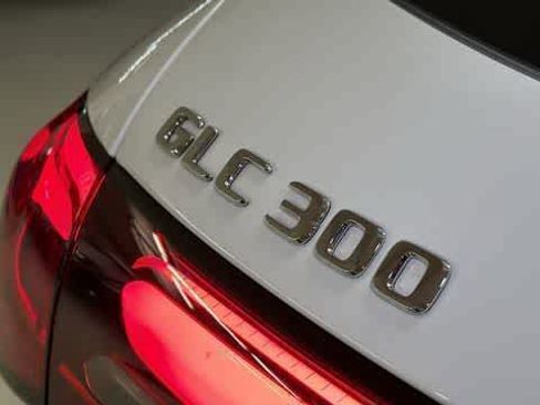 Used 2026 Mercedes-Benz GLC 300 4MATIC image 10