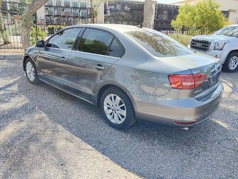 Used 2015 Volkswagen Jetta SE FWD image 15
