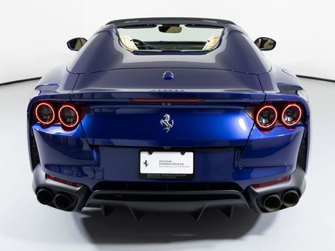 Used 2021 Ferrari 812 GTS image 27