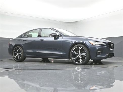 Used 2024 Volvo S60 B5 Ultimate image 33