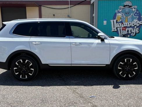 Used 2024 Kia Telluride SX FWD image 2