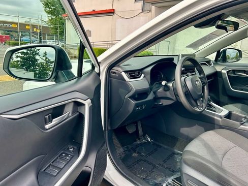 Certified 2024 Toyota RAV4 XLE FWD image 9
