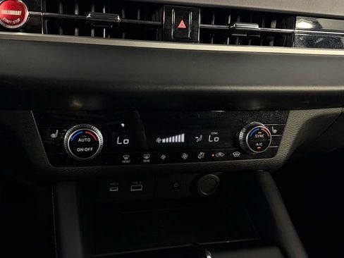 Used 2024 Mitsubishi Outlander Ralliart image 18