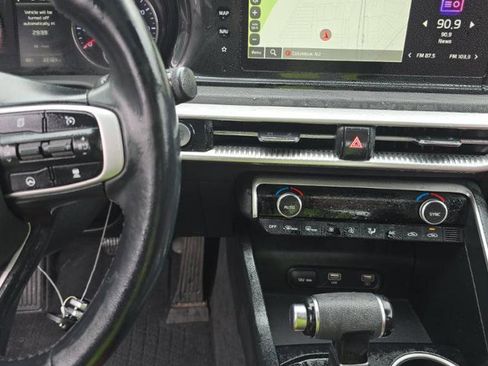 Used 2023 Kia K5 GT-Line image 10