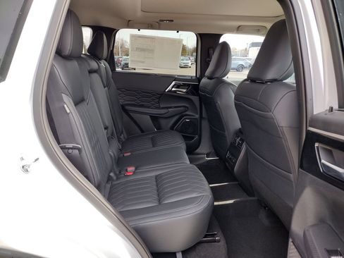 New 2026 Mitsubishi Outlander SEL image 11