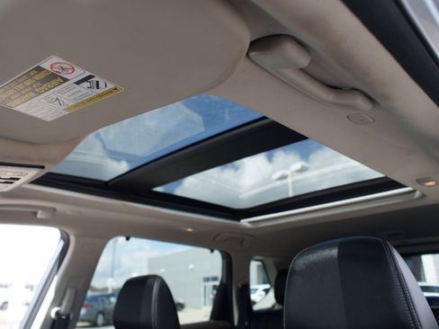 Used 2023 Nissan Rogue SL w/ SL Premium Package image 6