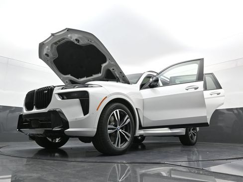 New 2027 BMW X7 M60i AWD/4WD image 40