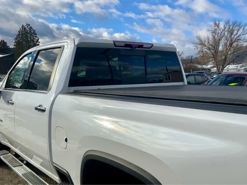Used 2024 Chevrolet Silverado 2500 High Country image 11