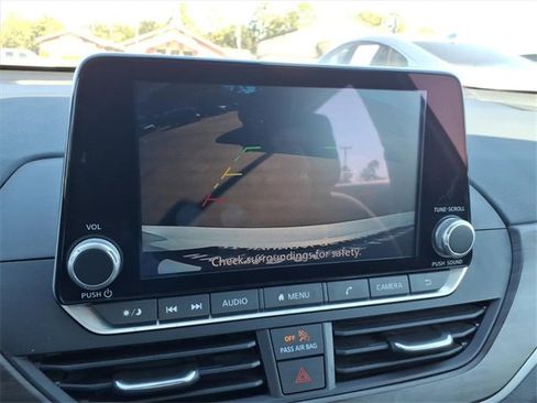 Used 2023 Nissan Altima 2.5 SV image 25