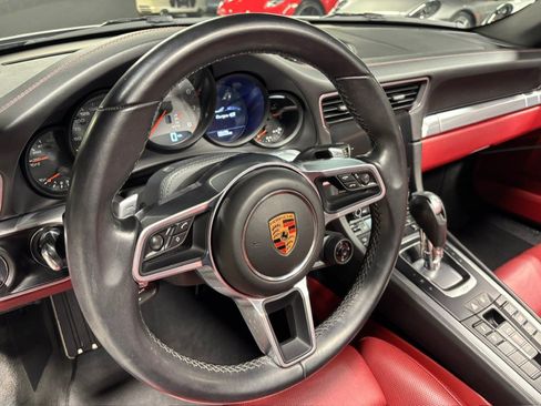 Used 2019 Porsche 911 Targa 4S AWD/4WD image 18