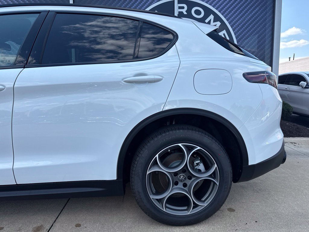 New 2026 Alfa Romeo Stelvio Sprint AWD/4WD image 14