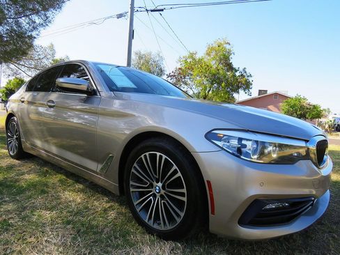 Used 2018 BMW 530i RWD image 10