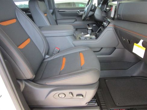 New 2026 GMC Sierra 1500 AT4 w/ AT4 Premium Package AWD/4WD image 29