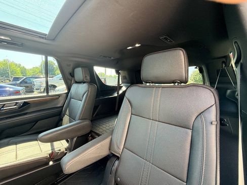 Used 2025 Chevrolet Tahoe High Country AWD/4WD image 37