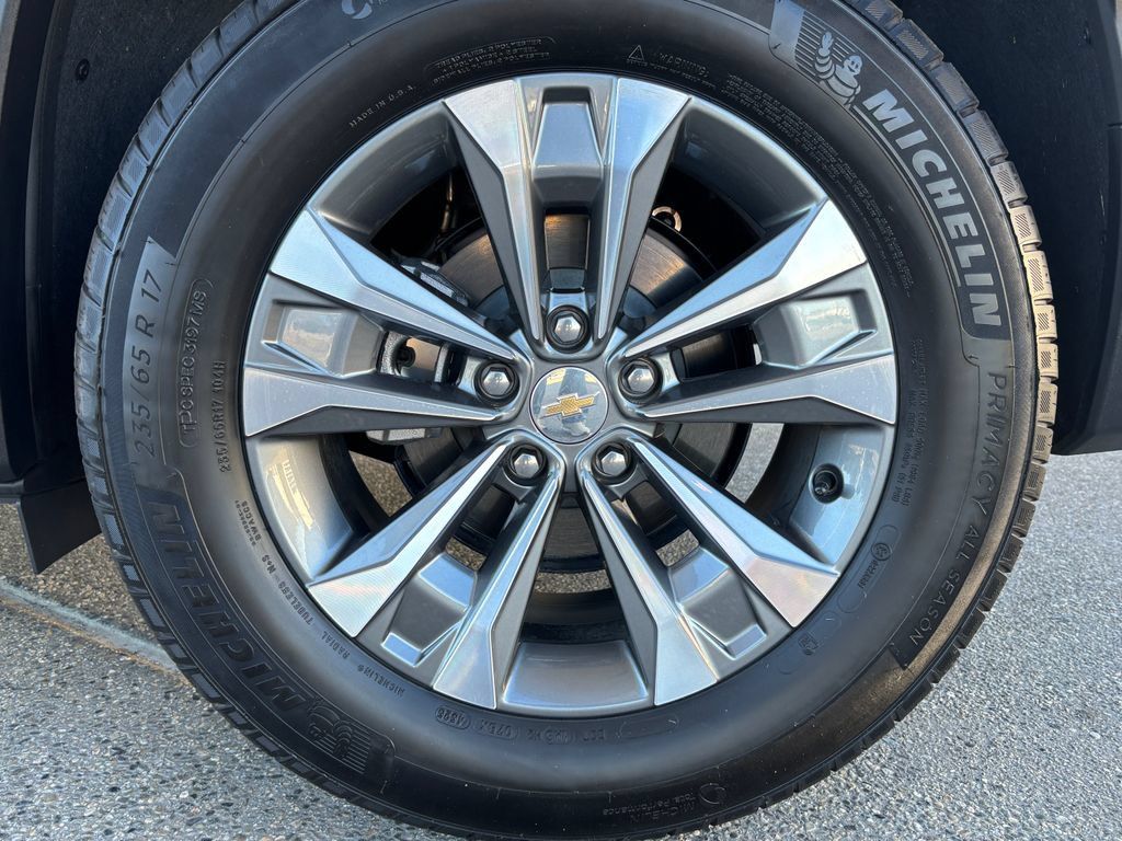 Used 2026 Chevrolet Equinox LT AWD/4WD image 30