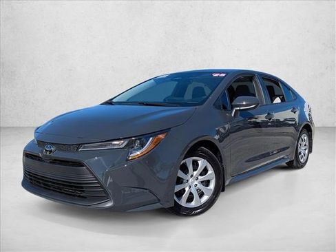 Used 2025 Toyota Corolla LE image 1