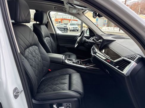 Used 2024 BMW X7 xDrive40i image 13