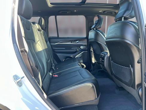 Used 2023 Jeep Grand Cherokee Overland w/ Advanced Protech Group III AWD/4WD image 24