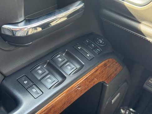 Used 2018 Chevrolet Silverado 1500 High Country AWD/4WD image 32