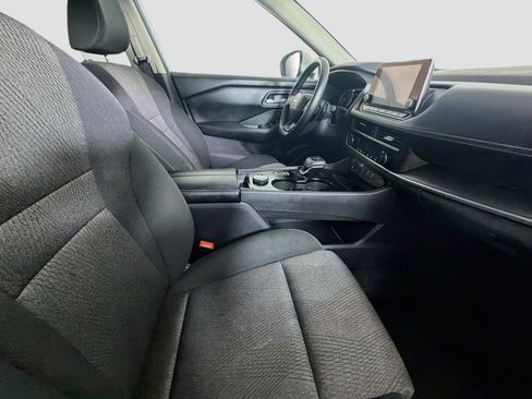 Used 2025 Nissan Rogue SV AWD/4WD image 30