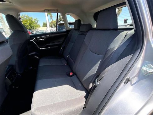 Used 2022 Toyota RAV4 XLE w/ Convenience Package FWD image 15