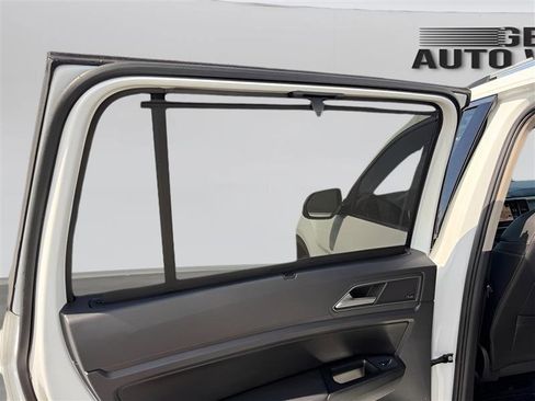 Used 2018 Volkswagen Atlas SEL Premium AWD/4WD image 32