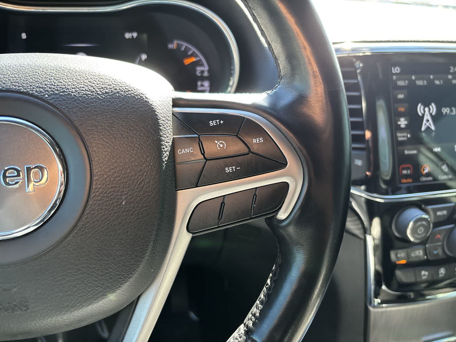 Used 2022 Jeep Grand Cherokee Laredo X AWD/4WD image 14