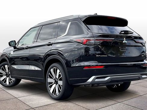 New 2025 Mitsubishi Outlander SEL image 3